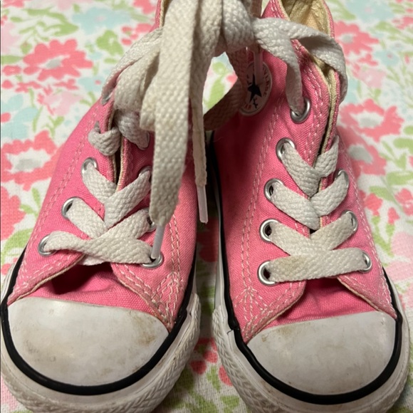 Vintage  Pink Converse High Top Chuck Taylor Toddler  Shoes! - Picture 11 of 14